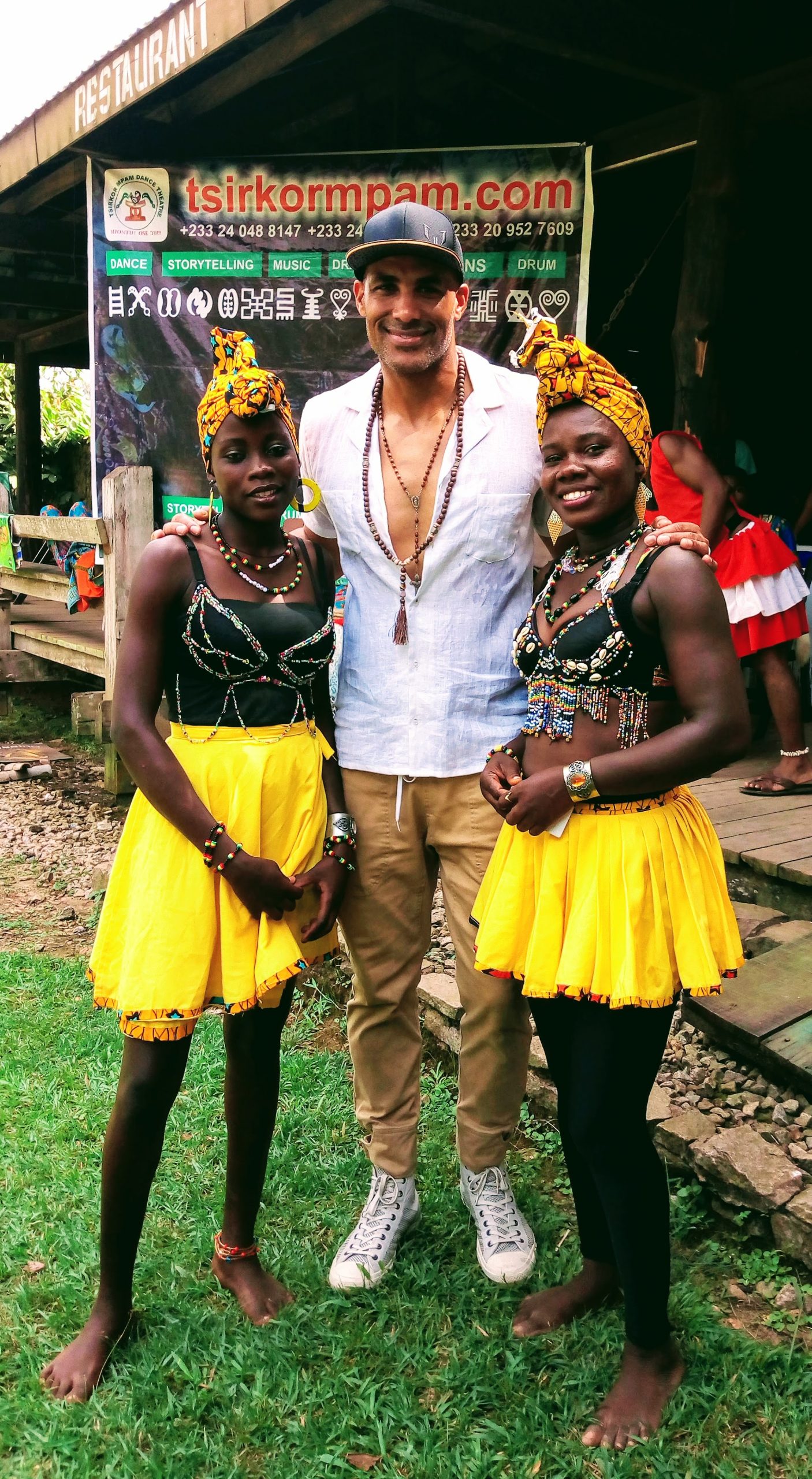 Tsirkormpam dance theatre - cultural performance to welcome Moris and friends at Kakum